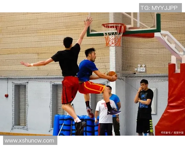 广州篮球队荣登篮球团队协作排行榜第二名展现出色团队精神与默契配合 广州篮球队荣登篮球团队协作排行榜第二名展现出色团队精神与默契配合